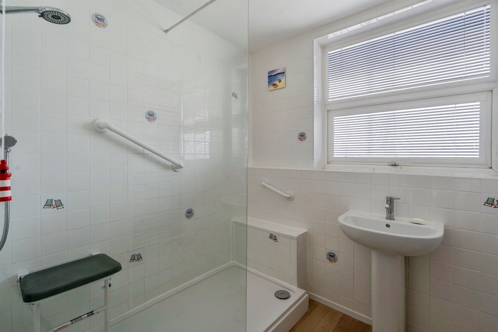 Additional image 14 of 2 bed flat for saleBrighton Road, Lancing BN15