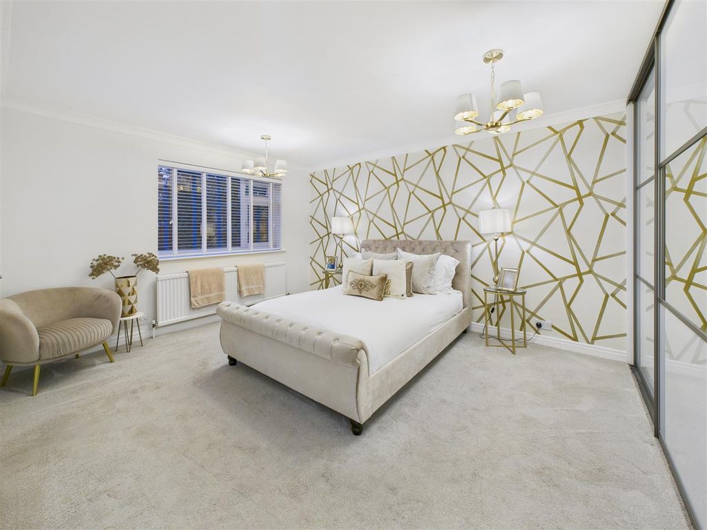 Additional image 4 of 4 bed detached house for saleAston Hall Drive, North Ferriby HU14