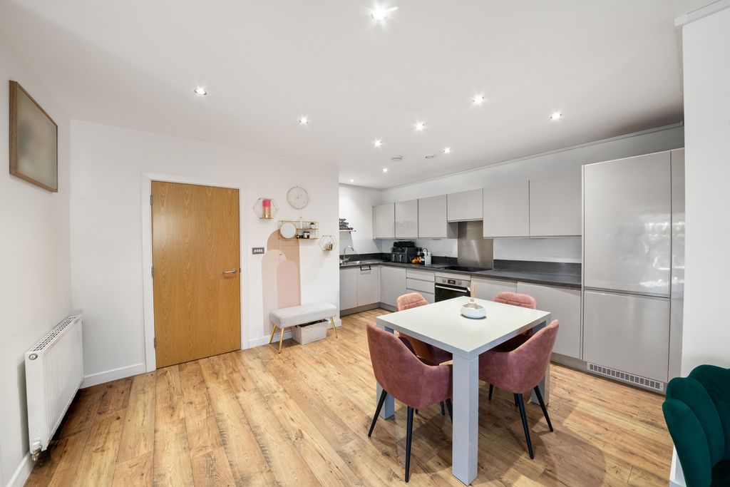 Additional image 4 of 2 bed flat for saleLarkspur Court, Rectory Park Avenue, Northolt UB5