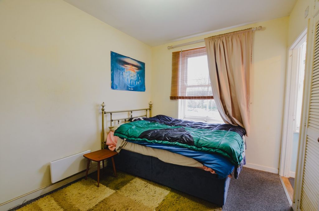 Additional image 7 of 1 bed flat for saleParade Square, Lostwithiel, Cornwall PL22