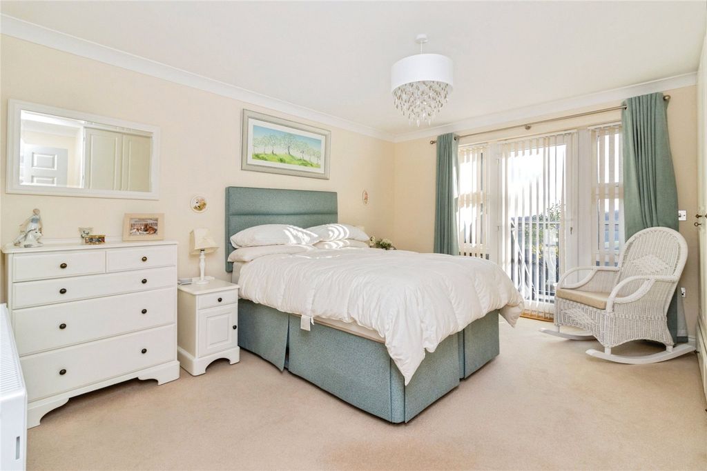 2 bed flat for saleSouth Road, Newton Abbot, Devon TQ12 photo 4