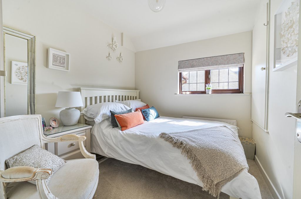 Additional image 11 of 4 bed link detached house for saleThe Spinney, Lechlade, Gloucestershire GL7