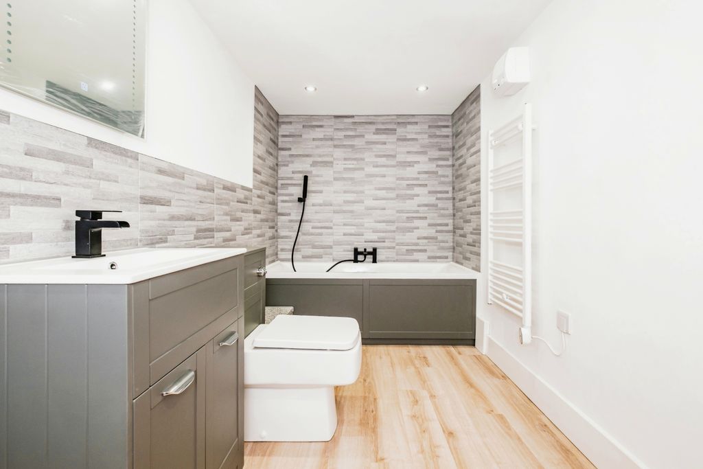 Additional image 6 of 1 bed flat for saleLondon Road, Watersfield, Pulborough, West Sussex RH20