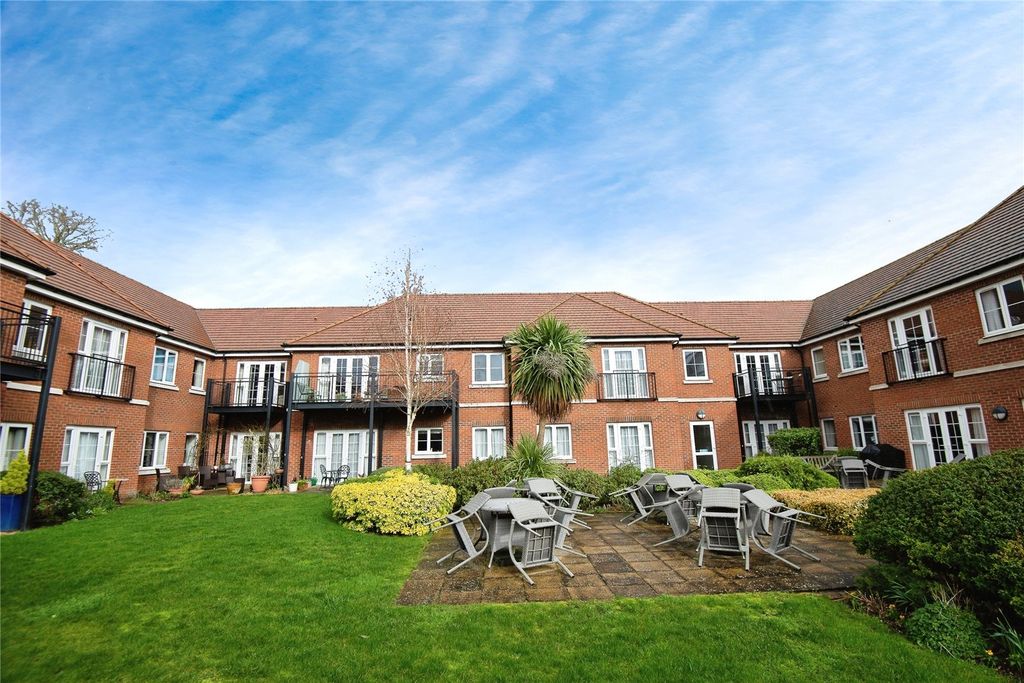 Additional image 9 of 2 bed flat for saleEaves Court, Princes Risborough HP27