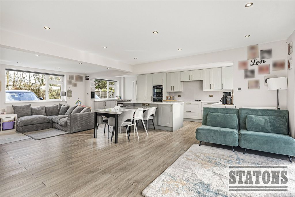 Additional image 6 of 5 bed detached house for saleThe Avenue, Potters Bar, Hertfordshire EN6