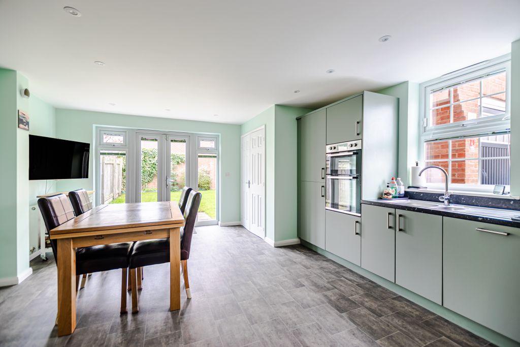 Additional image 2 of 4 bed semi-detached house for saleBorrough View, Leeds LS8
