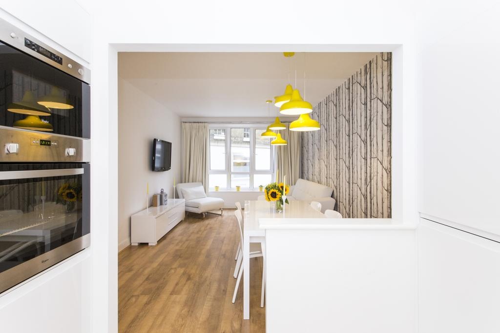 2 Bed Flat, Bartholomew Close, EC1A, N1 7GU photo 4