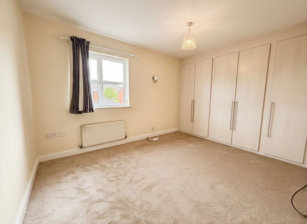 2 bed flat for saleDelph Drive, Burscough L40 photo 5