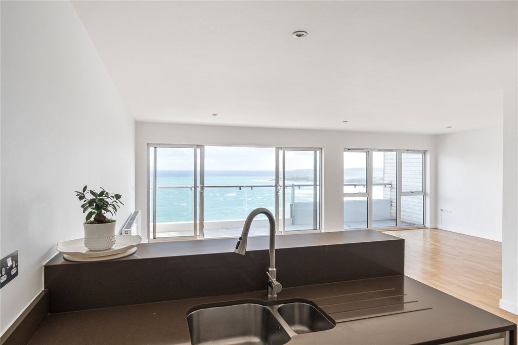 Additional image 6 of 2 bed flat for salePentire Avenue, Newquay, Cornwall TR7
