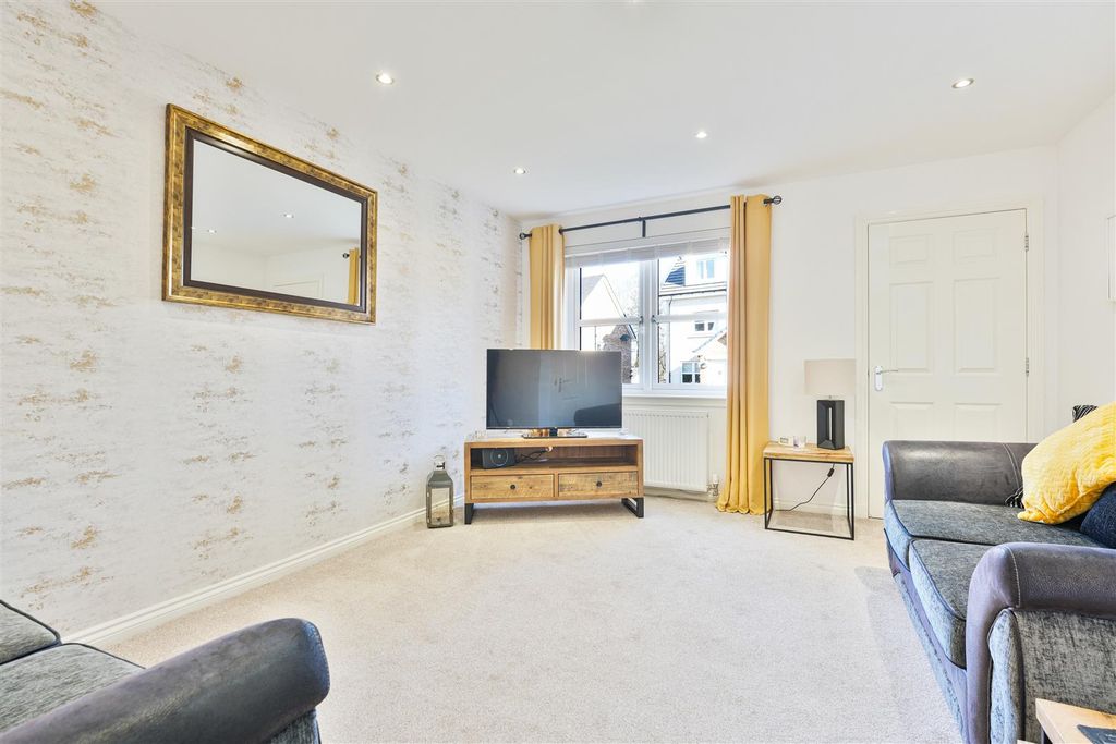 Additional image 5 of 4 bed semi-detached house for saleCleghorn Lea, Lanark ML11