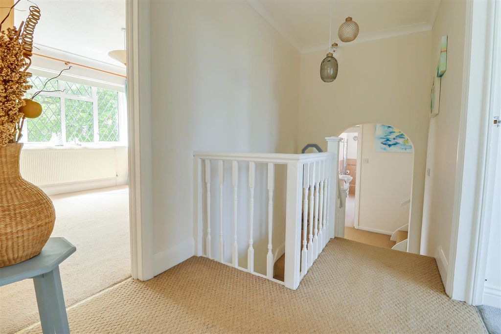 Additional image 23 of 5 bed detached house for saleWoodside, Leigh-On-Sea SS9