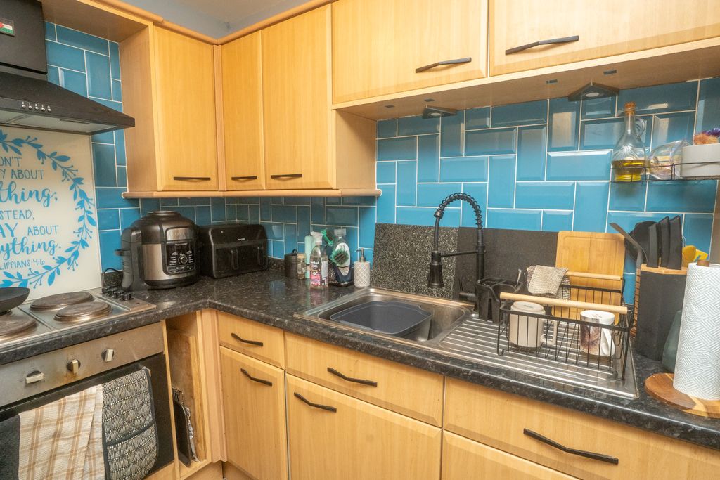 Additional image 6 of 2 bed flat for saleMayfair Court, Prenton CH43