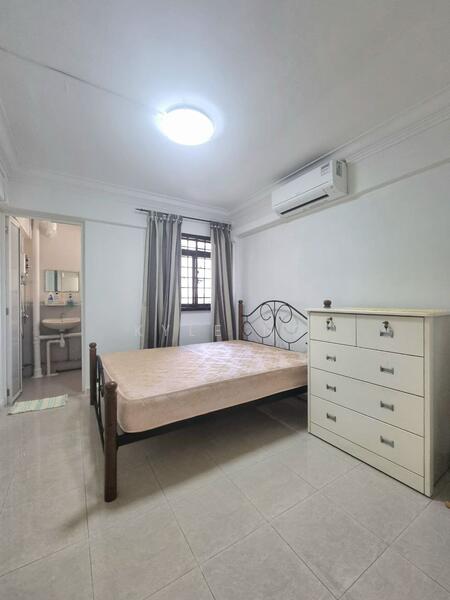 704 West Coast Road photo 2