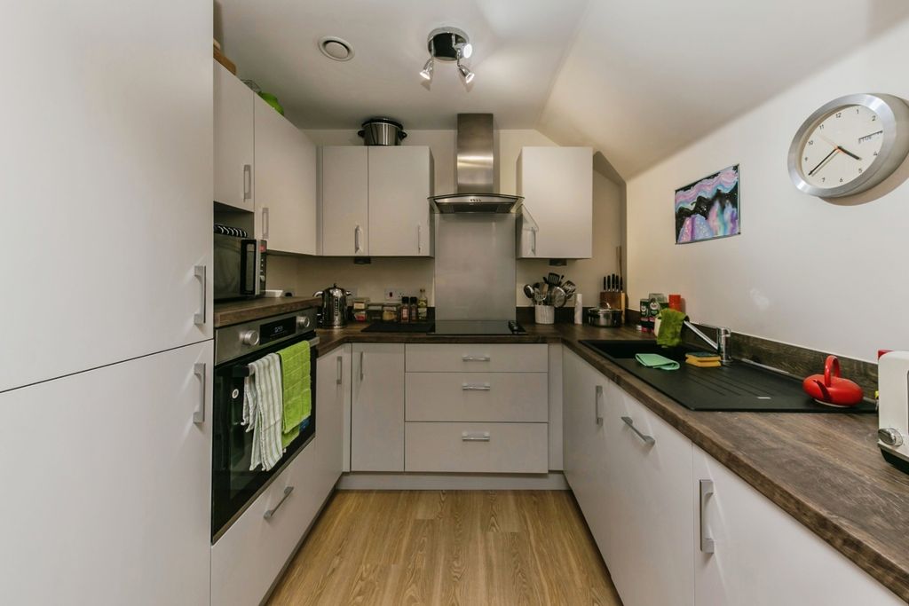 Additional image 8 of 2 bed flat for saleCoare Street, Macclesfield, Cheshire SK10