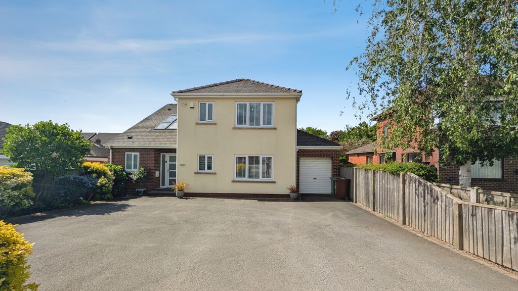 4 bed detached house for saleStation Road, Normanton WF6