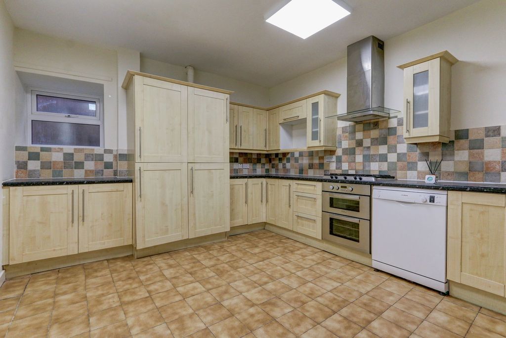 2 bed flat for saleNewgate Street, Morpeth NE61 photo 2