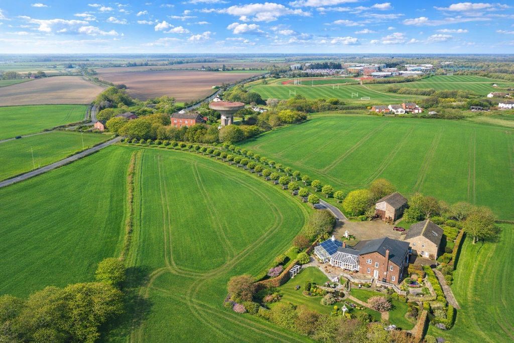 4 bed detached house for saleDelph Farm, Scarth Hill, Lathom, Ormskirk L39