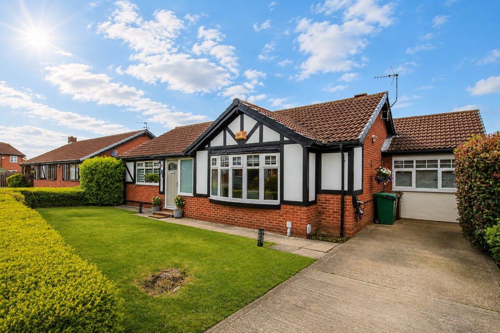 2 bed detached bungalow for saleTrent Avenue, Normanton WF6