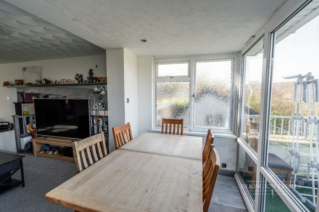 5 bed maisonette for saleLooe, Cornwall PL13 photo 5