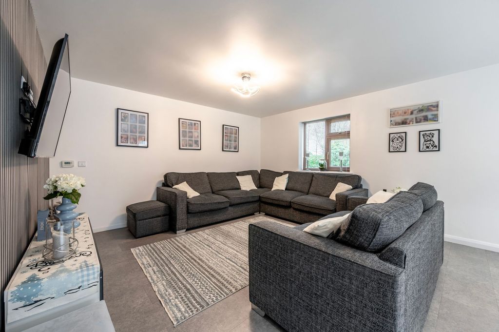 Additional image 6 of 6 bed detached house for saleChestnut Avenue, Oulton Broad NR32