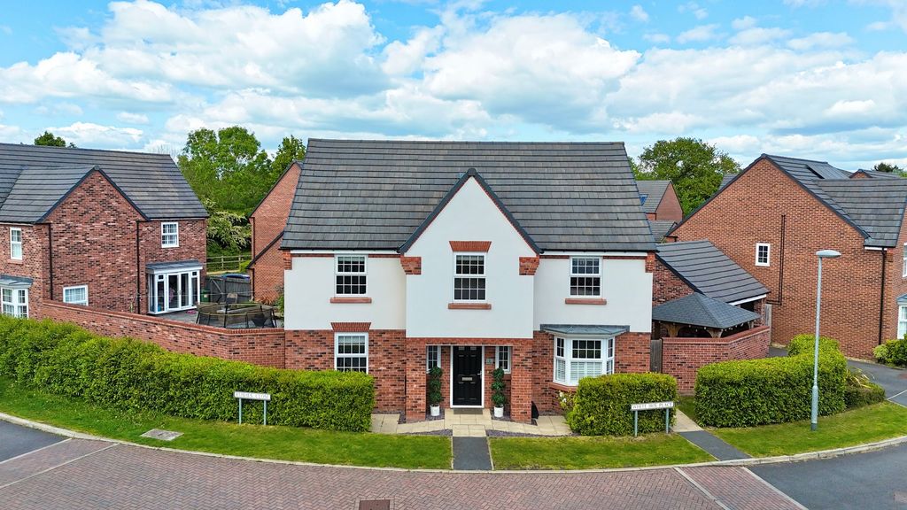 4 bed detached house for saleWhite Iris Place, Stapeley CW5