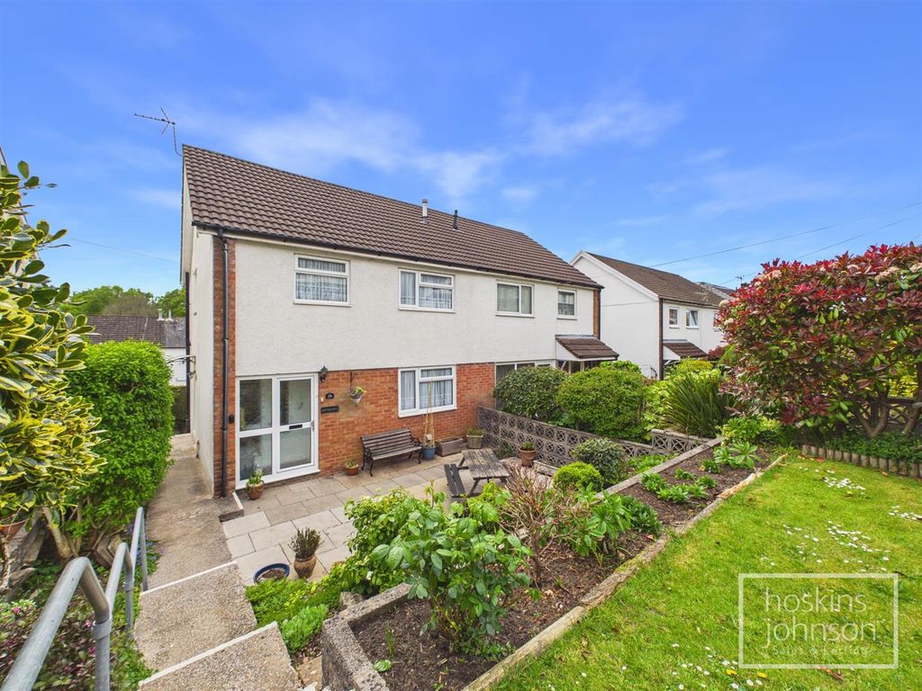 3 bed semi-detached house for salePencoed Avenue, The Common, Pontypridd CF37