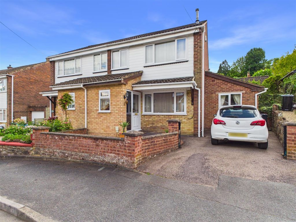 3 bed semi-detached house for saleOrchard Close, Mitcheldean GL17