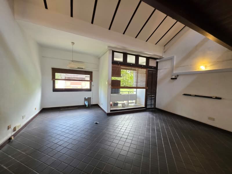 Emerald Hill Road photo 4