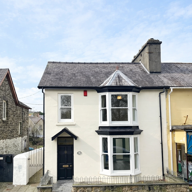 5 bed semi-detached house for sale11 College Street, Lampeter SA48