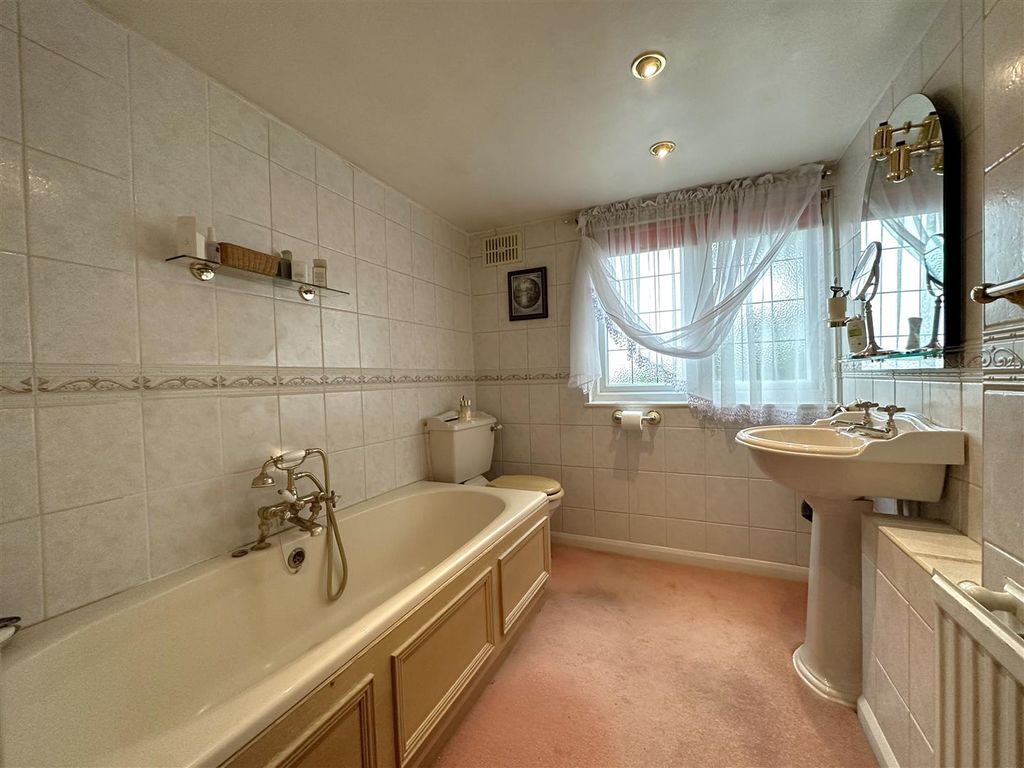 Additional image 11 of 3 bed detached house for saleThe Cottage, Beacon Hill Road, Newark NG24