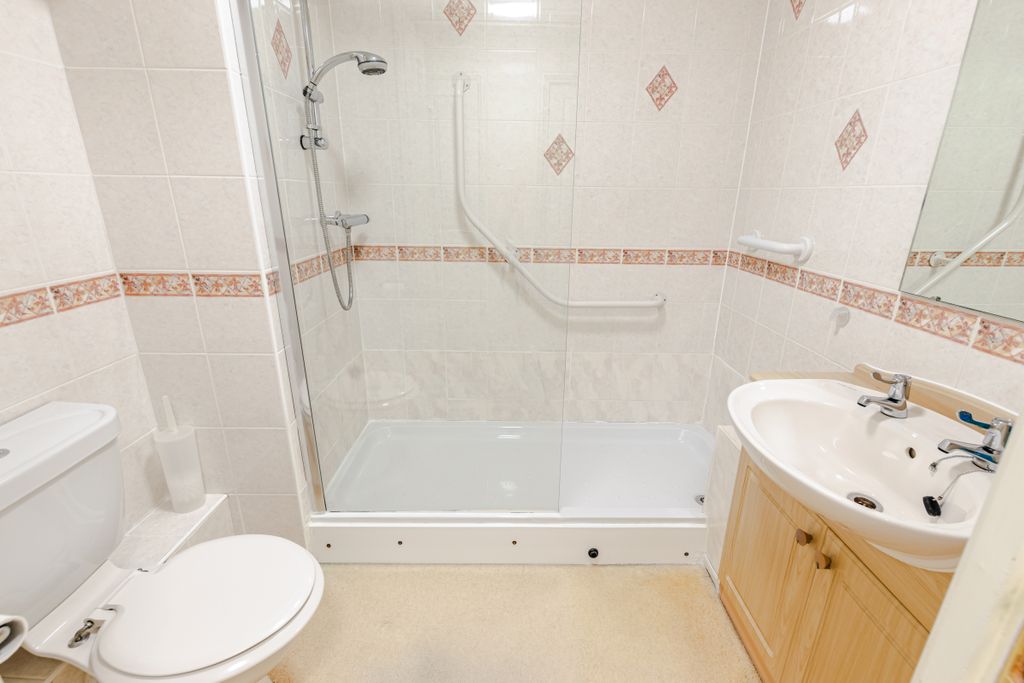 Additional image 9 of 1 bed flat for saleRosewood Court, Park Avenue, Roundhay, Leeds LS8