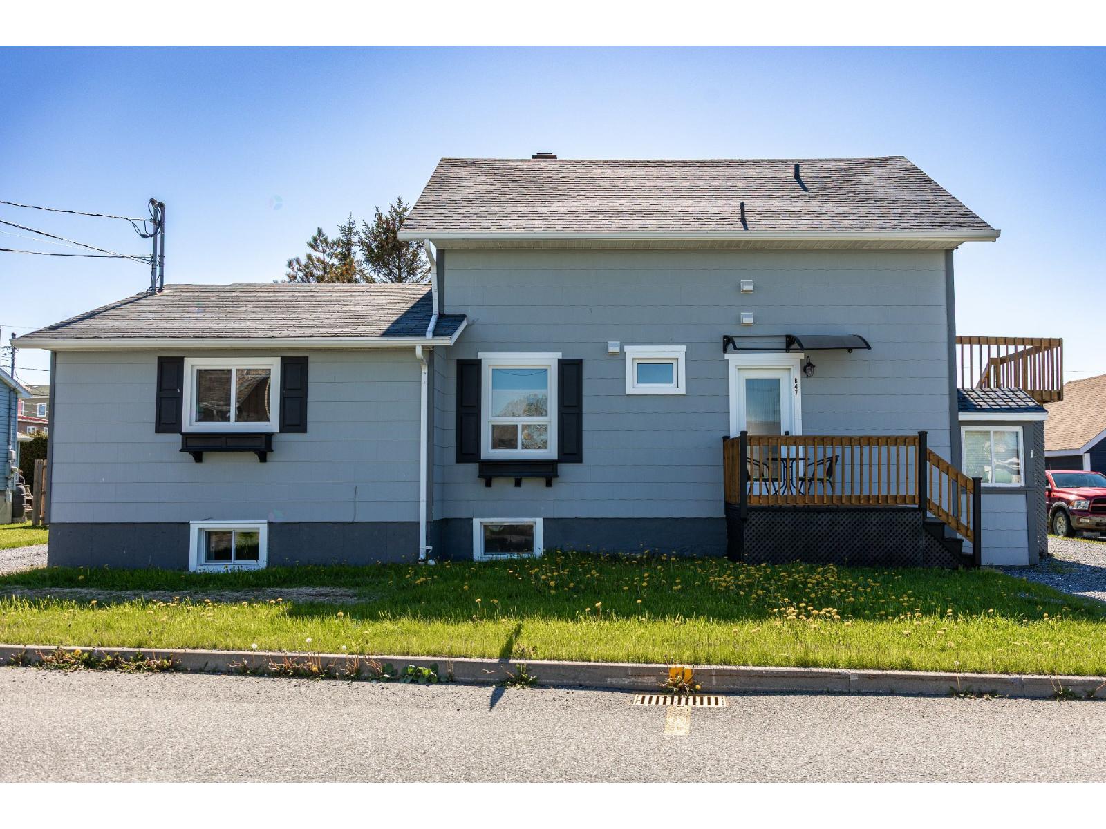 47A-47C 3e Rue O.