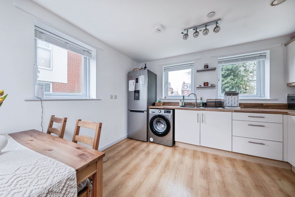 Additional image 5 of 1 bed flat for saleAddenbrookes Road, Newport Pagnell MK16