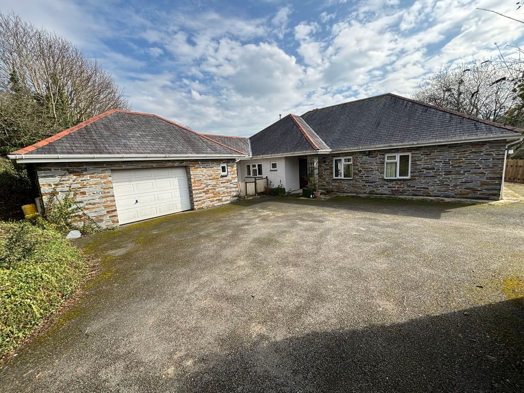 4 bed bungalow for saleGrenville Road, Lostwithiel PL22