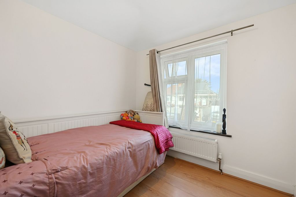 Additional image 9 of 5 bed semi-detached house for saleBelvue Road, Northolt UB5