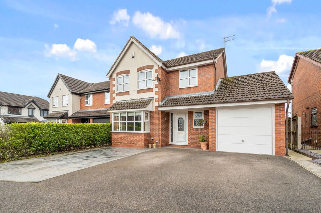 4 bed detached house for saleEvesham Close, Leigh WN7