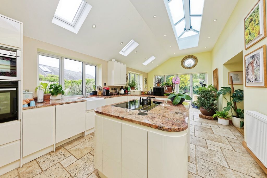 5 bed barn conversion for saleDent-De-Lion Court, Margate CT9 photo 3