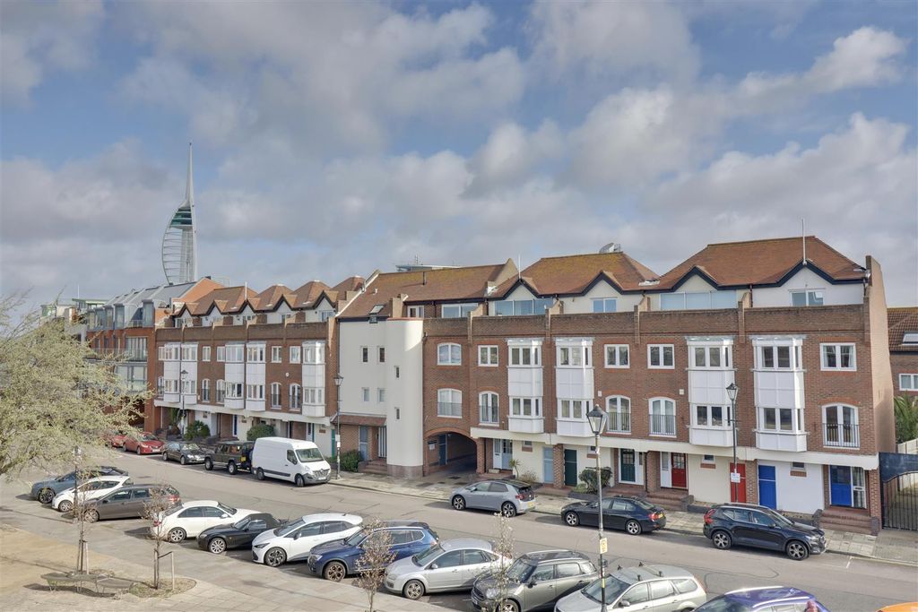 Additional image 32 of 4 bed town house for saleBroad Street, Old Portsmouth, Hampshire PO1