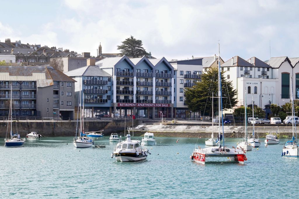 1 bed flat for saleNew Town Lane, Penzance TR18