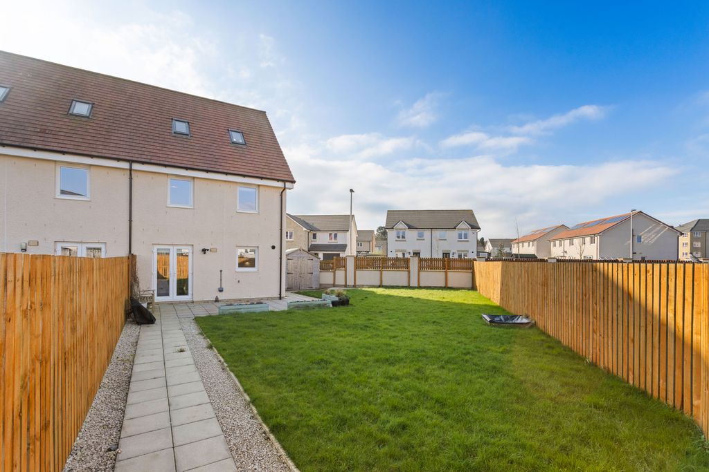 Additional image 32 of 4 bed town house for sale15 Bonaille Drive, Bilston EH25
