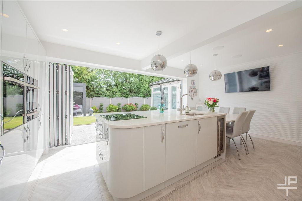 5 bed detached house for salePriestfields, Leigh, Greater Manchester WN7 photo 2