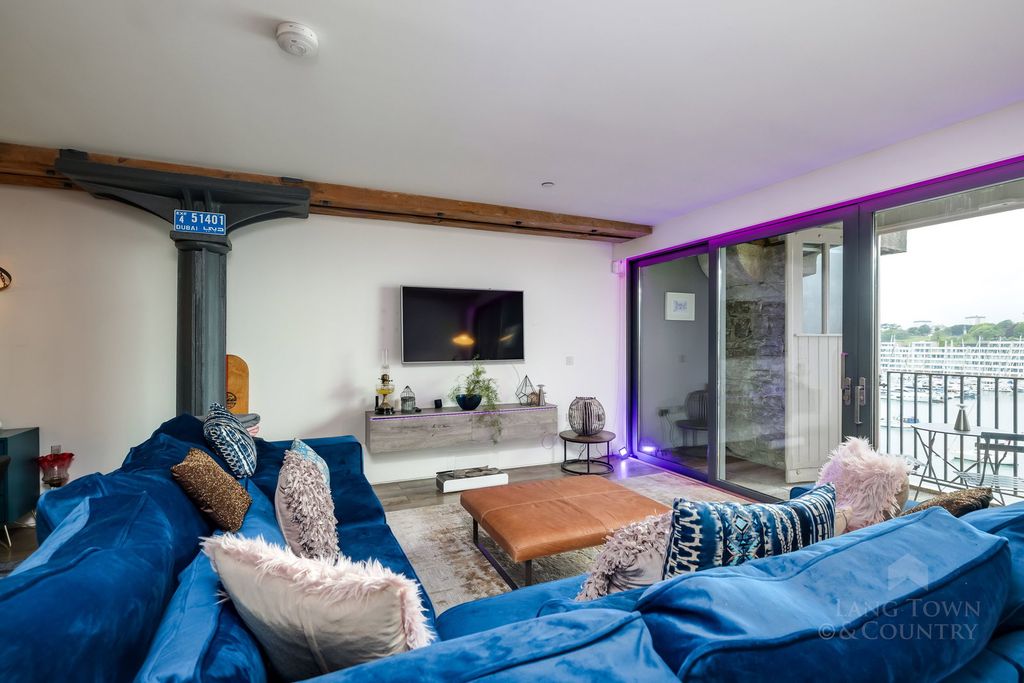 2 bed flat for saleMills Bakery, Royal William Yard, Stonehouse PL1 photo 5