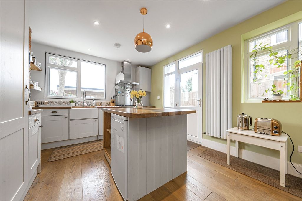 Additional image 5 of 3 bed flat for saleKingston Road, New Malden KT3