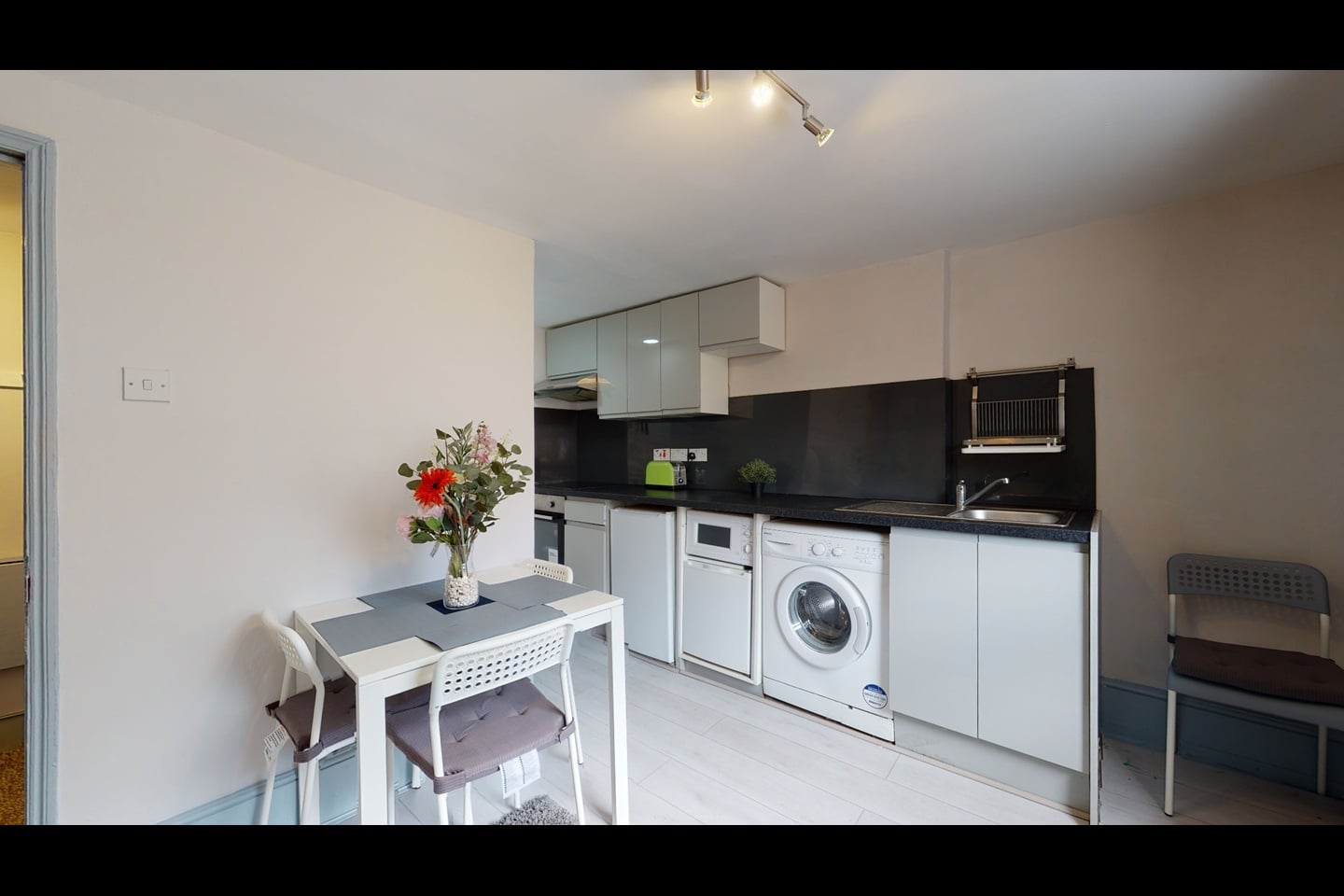 2 Bed Flat, Tavistock, WC1H, N1 7GU photo 2
