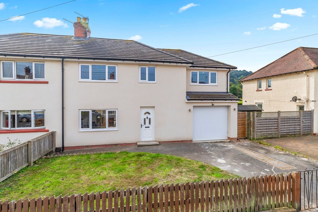 4 bed semi-detached house for saleCaxton Road, Otley, West Yorkshire LS21
