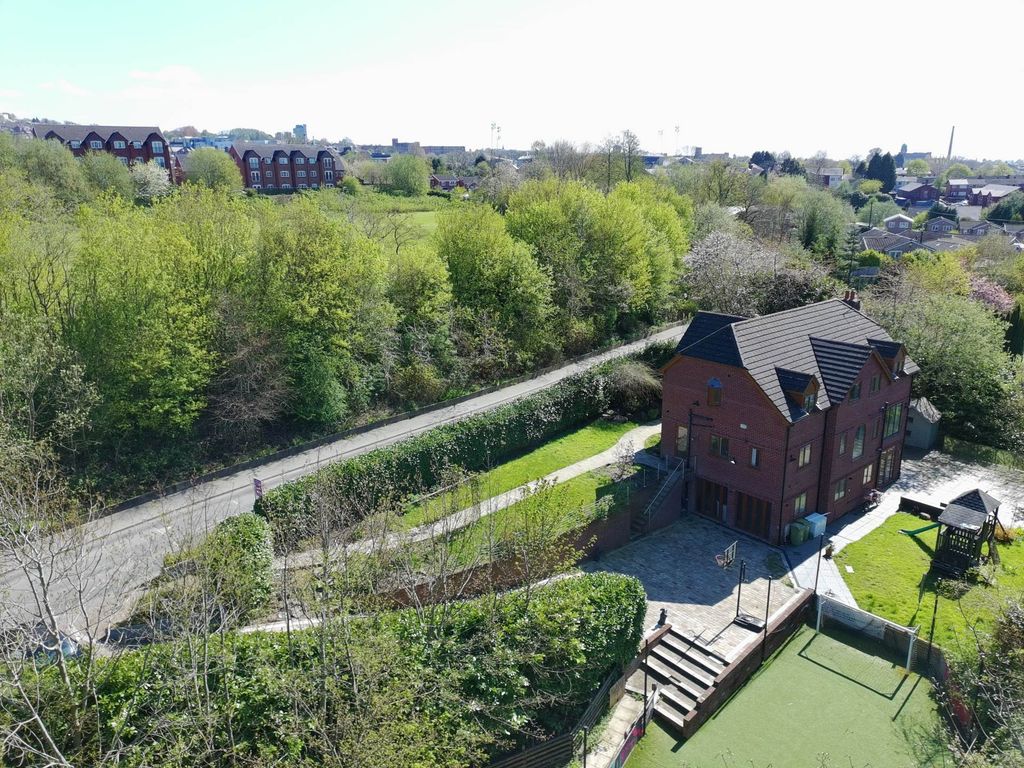 5 bed detached house for saleElly Clough, Royton OL2