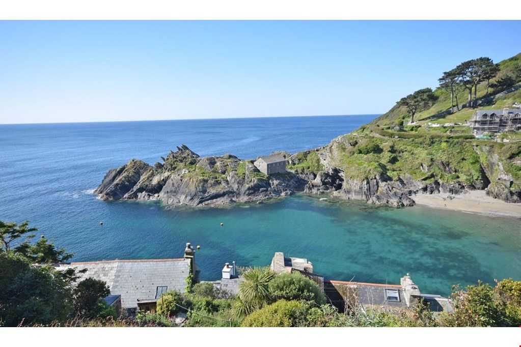 4 bed detached house for salePolperro, Cornwall PL13 photo 3