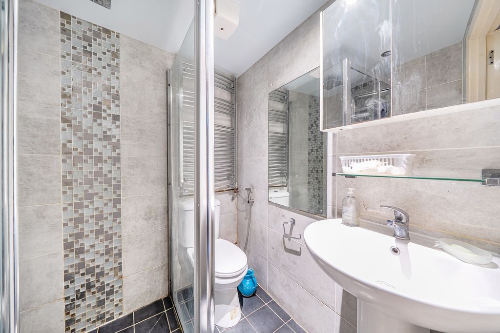 Additional image 10 of 4 bed semi-detached house for saleKingshill Avenue, Northolt UB5