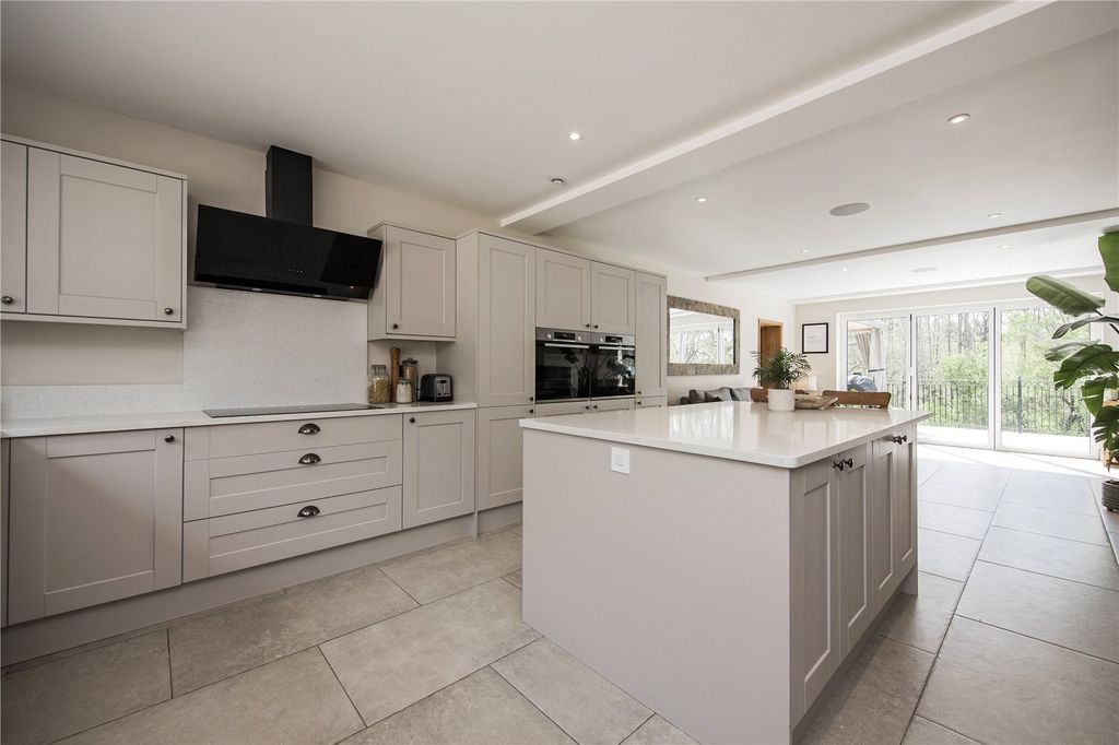 5 bed detached house for saleThe Warren, Mayfield, East Sussex TN20 photo 4
