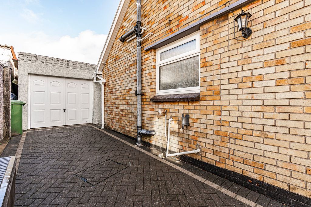 Additional image 5 of 4 bed semi-detached house for saleWhiterock Drive, Pontypridd CF37